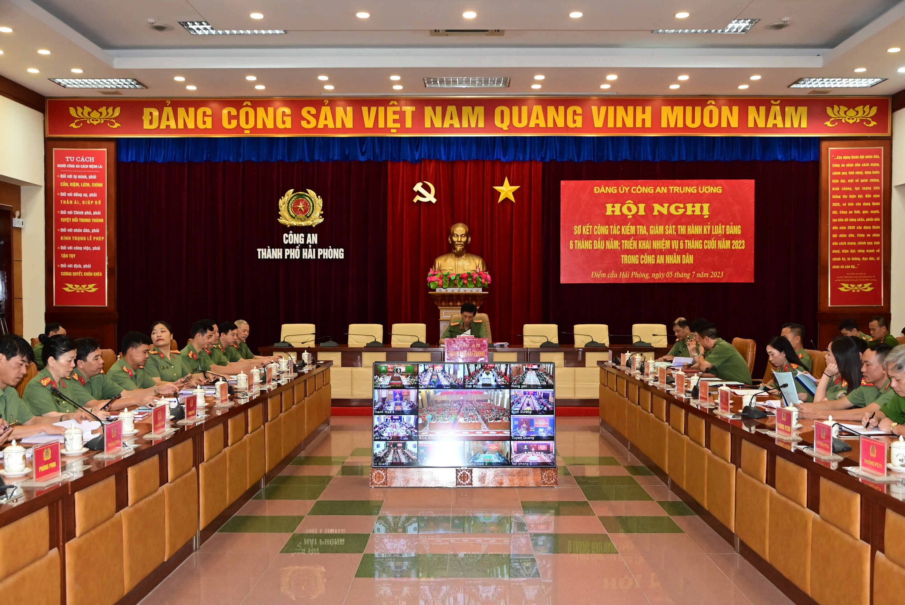 Kiểm tra Đảng phải đi trước mở đường, xử lý một việc để cảnh báo nhiều việc, nhiều lĩnh vực